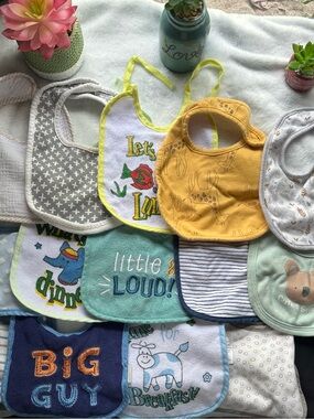 💙 23 Baby Bibs Bundle 👶 Cute Neutral Boy Bib Lot | Good Condition 🍼